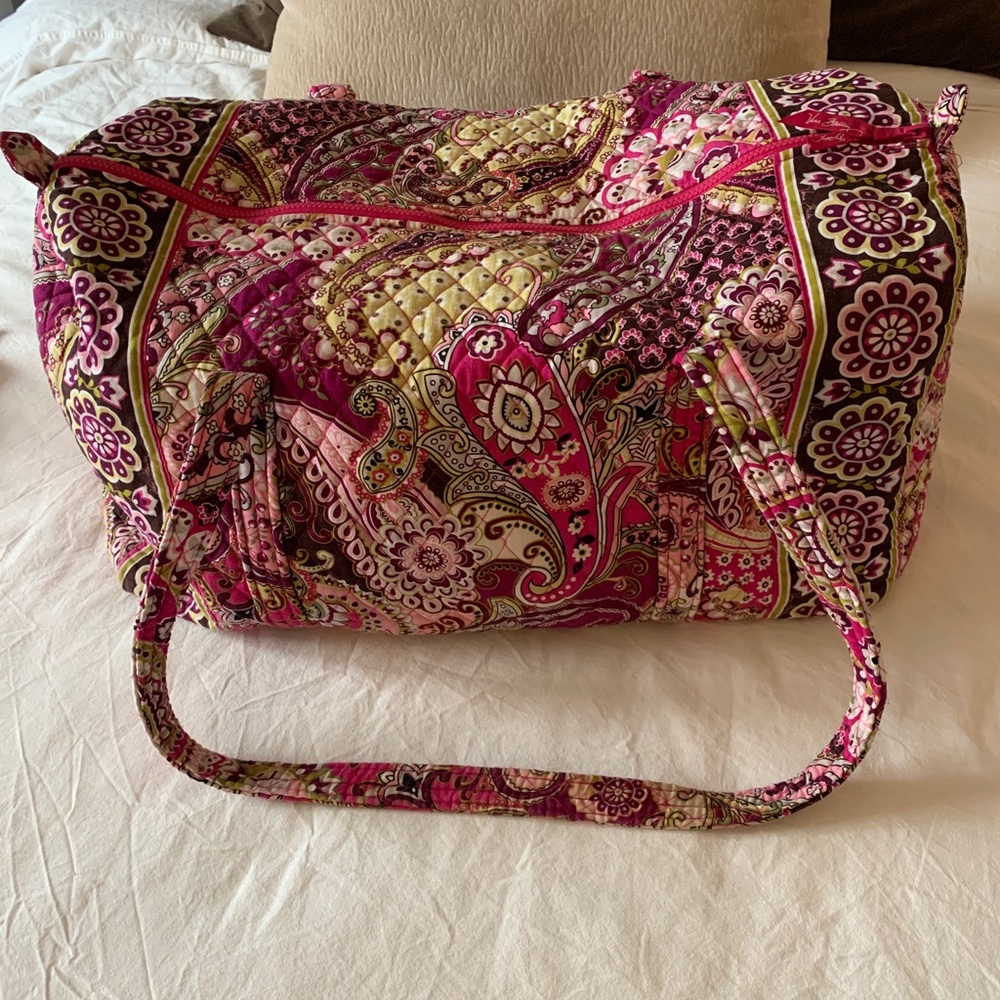 VERA BRADLEY DUFFEL BAG